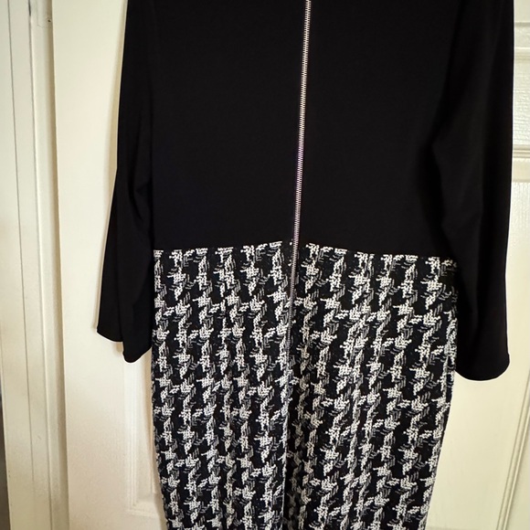 Joseph Ribkoff Black and White dress. - Picture 3 of 7